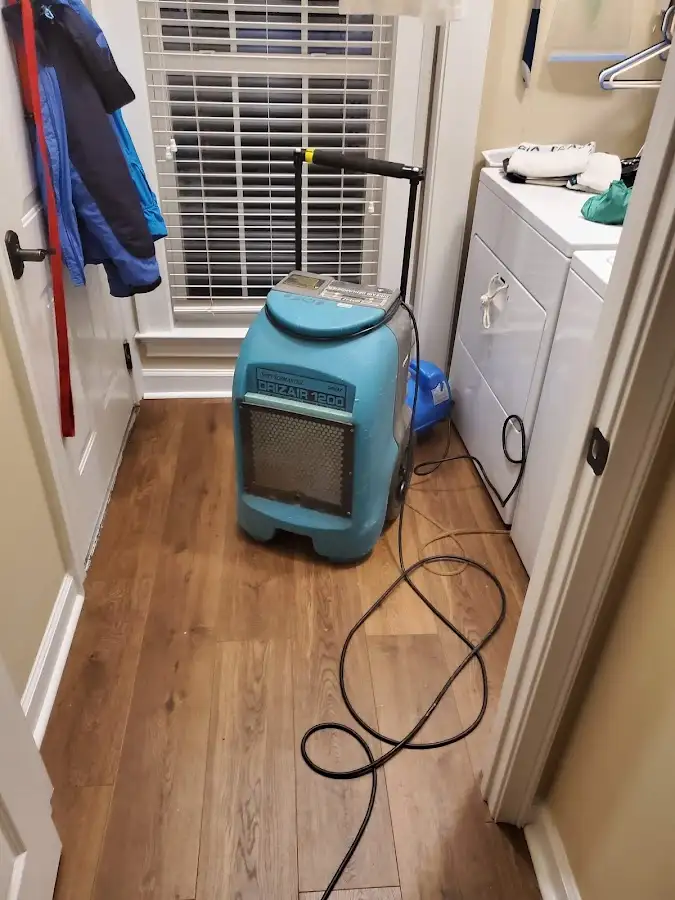 Commercial dehumidifier deployed for Crawl Space Restoration in Grants Pass